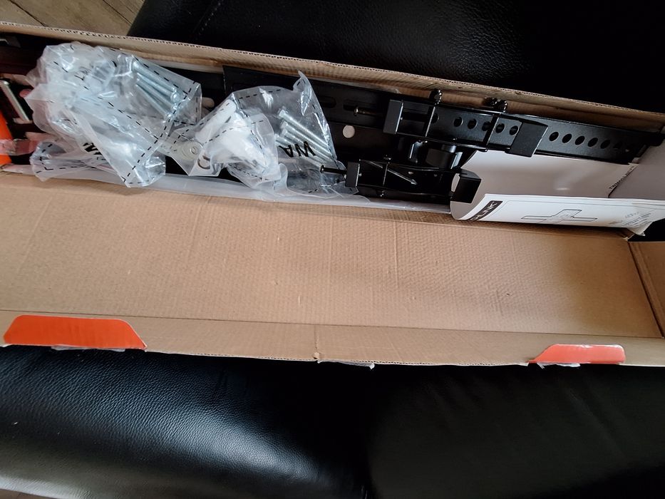 Uchwyt ścienny na telewizor tv wieszak NOWY masywny solidny iSupport T