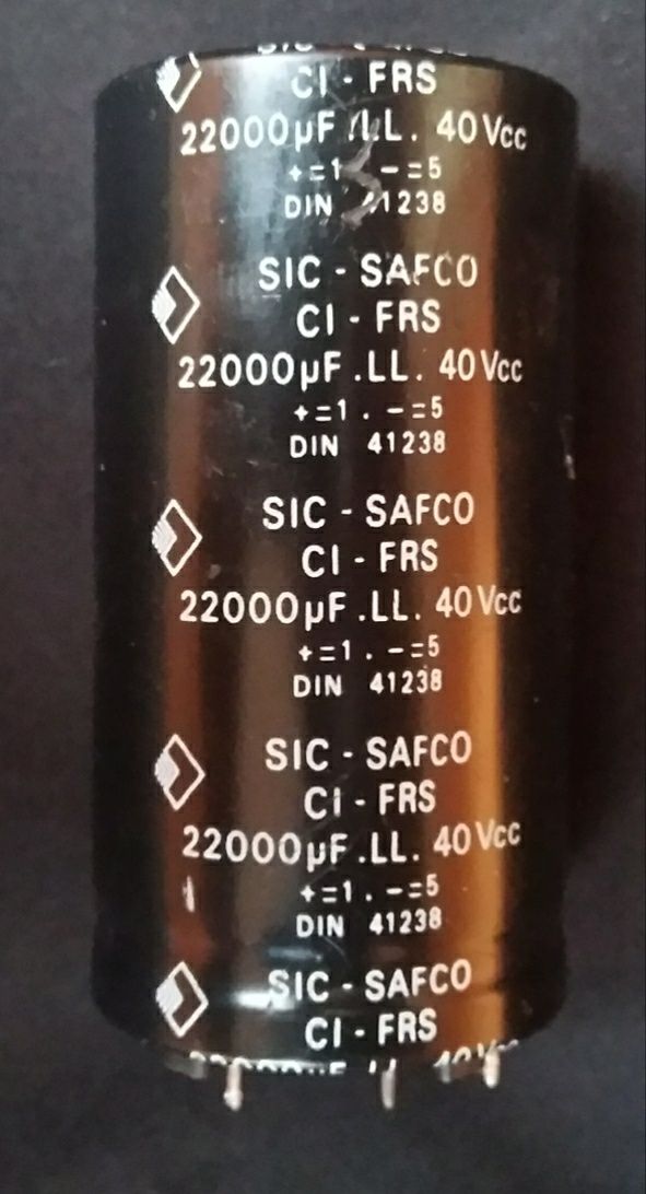 Kondensator elektrolityczny 22000 uF 40 V SIC-SAFCO 22 mF 82 x 40 mm
