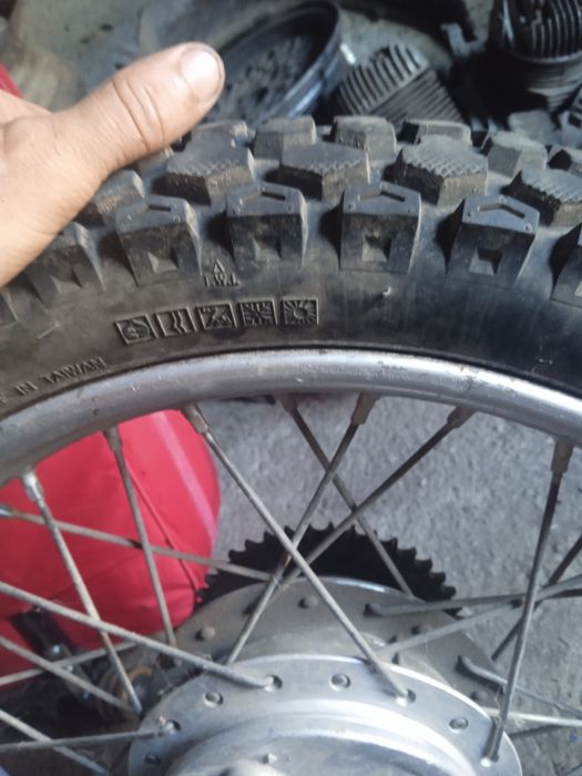 Продам резину на 18 для мотоцикла