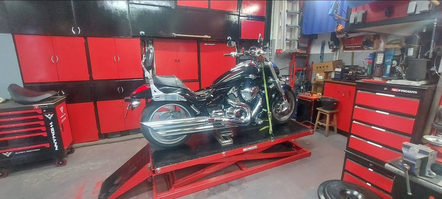 Suzuki intruder  VZR 1800cc como nova