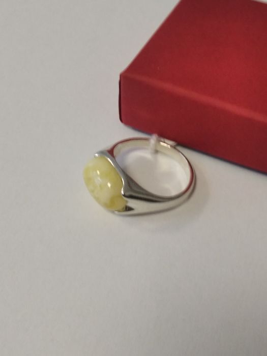 Srebrny pierścionek z mlecznym bursztynem, srebro 925, rozm. 15