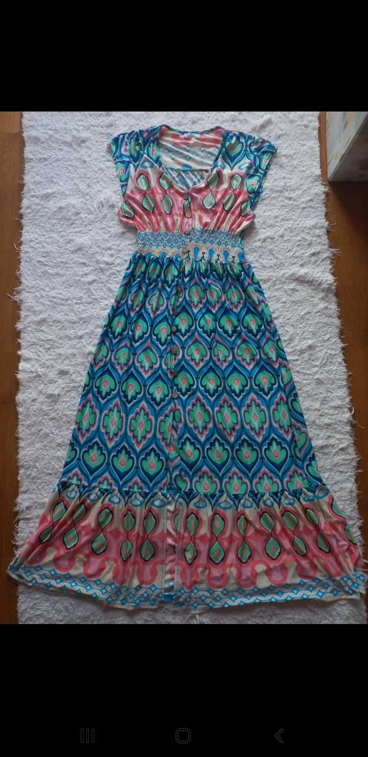 vários vestidos de verão