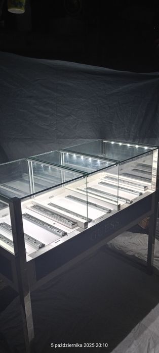 2szt Gabloty witryny szklane Guess