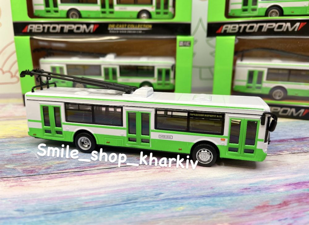 Игрушечный троллейбус.Інерційний дитячий тролейбус.