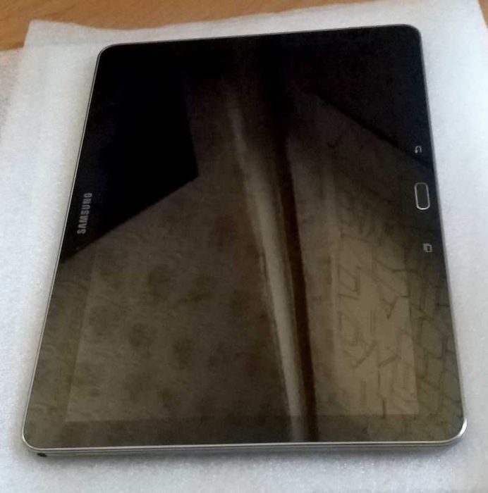 Планшет — Samsung SM-T520 — (2560*1600) — 10 дюймов