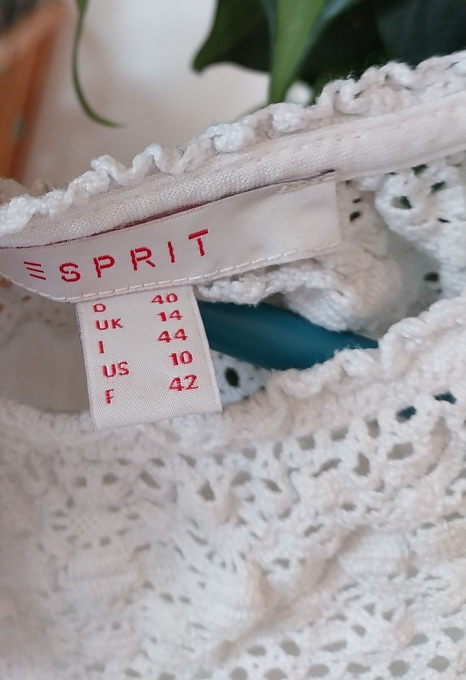 Biała obszerna bluzka w stylu boho