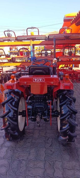 Campanha de Natal: Trator Yanmar f16D + 4 alfaias POUPE 1250€