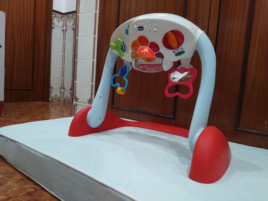 Ginásio de atividades para bebé brinquedo casa quarto apartamento.