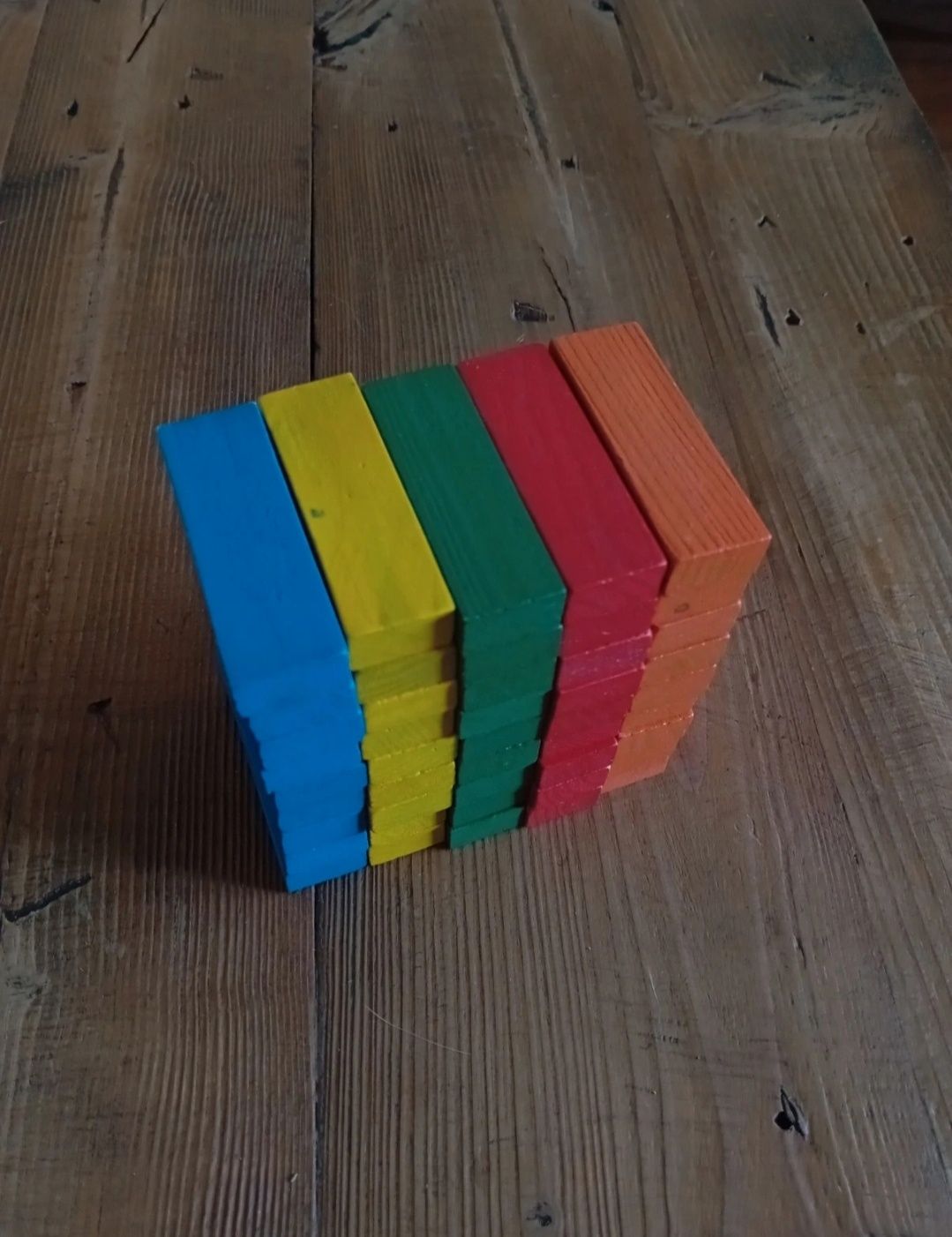 Jenga - kolorowe klocki