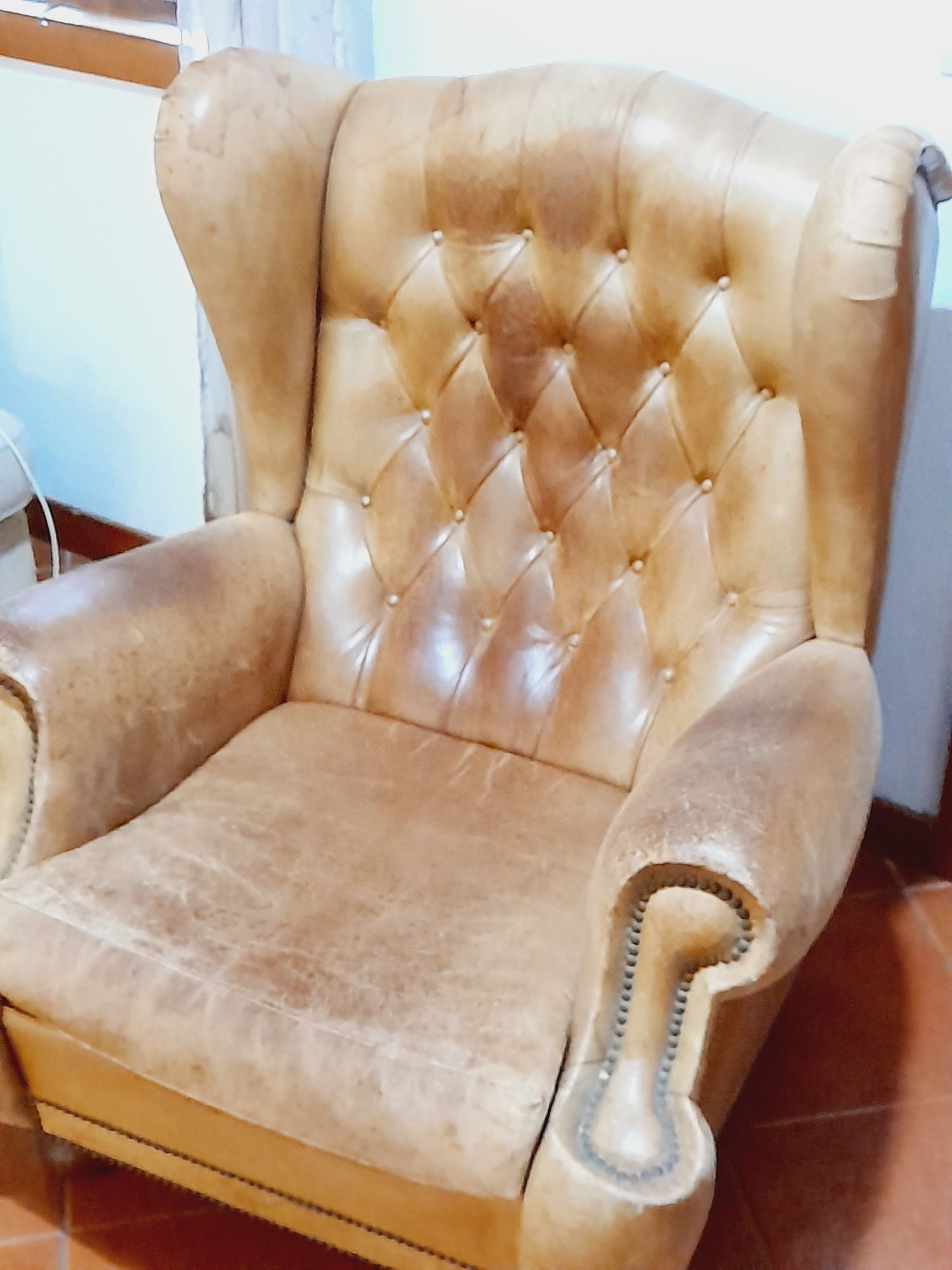 Conjunto de 2 cadeirões / poltronas Chesterfield.