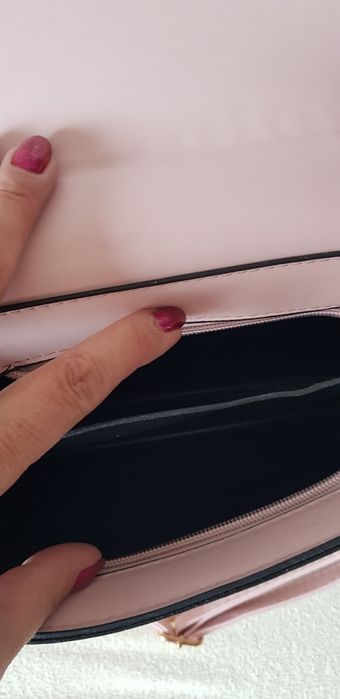 Piękna pudrowy róż na ramię i do ręki