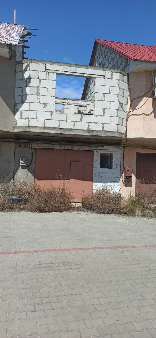 Дача с участком в центре Затоки