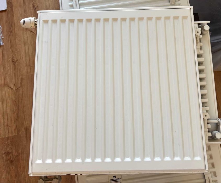 Grzejnik biały pokojowy 60 wys. x 60 szer. x 10 gł.
