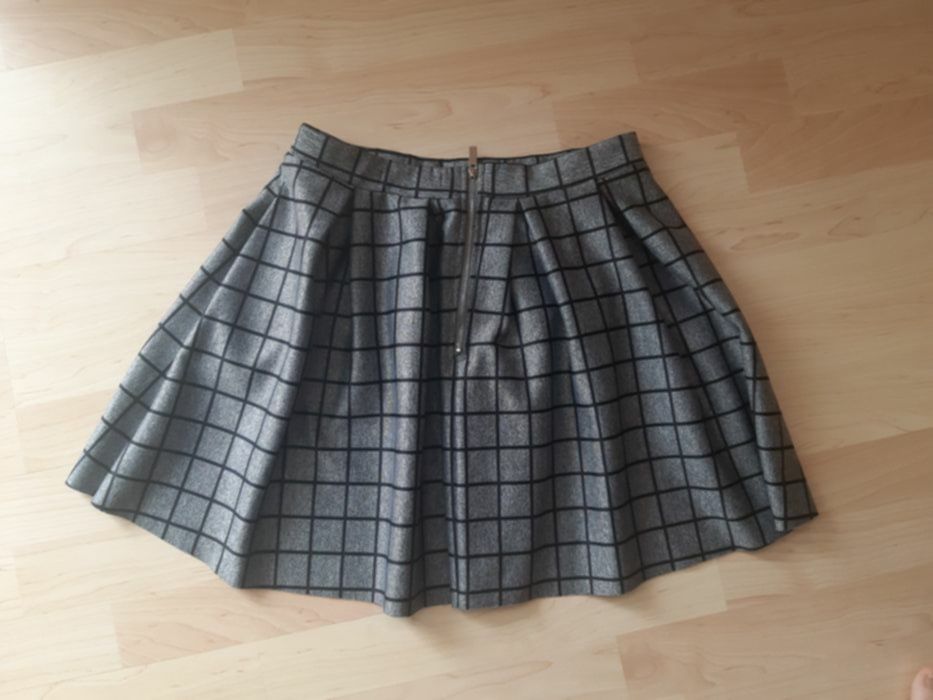 Spódniczka szara w czarną kratkę