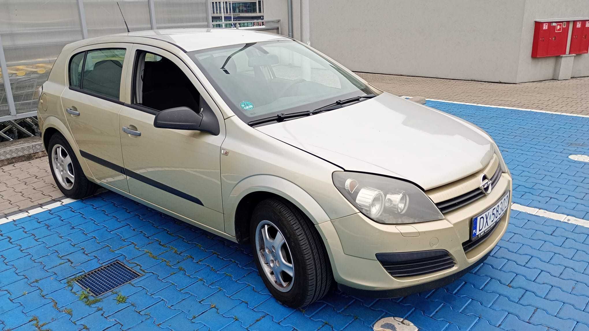 Opel Astra 2004 rok 1.4 benz,klima ,alu, ważne oc i przegląd 05/2026
