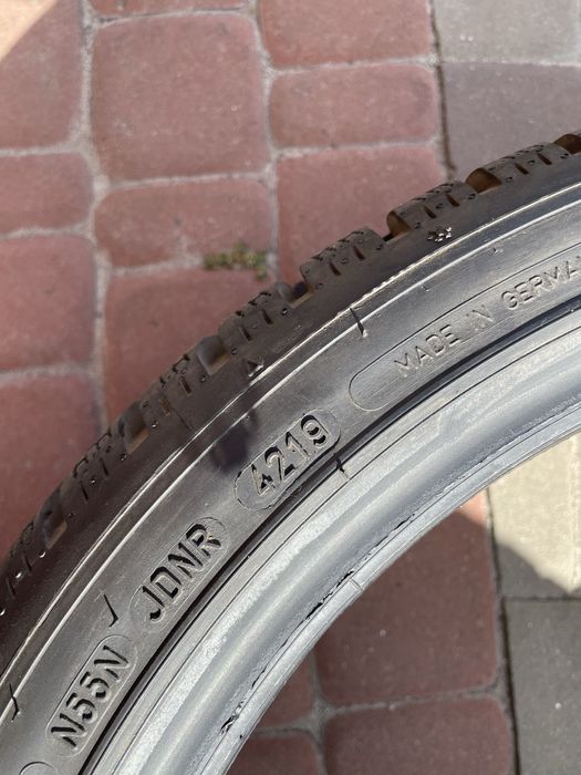 комплект зимової резини 225/40/18 dunlop nokian