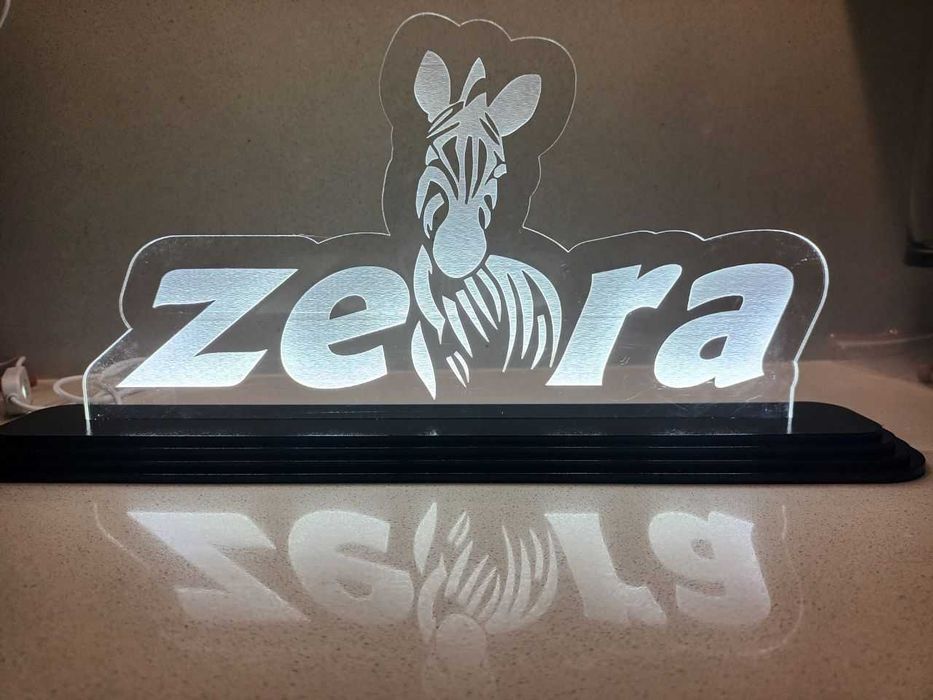 Letreiro personalizado gravado a laser iluminado pela base 30cm