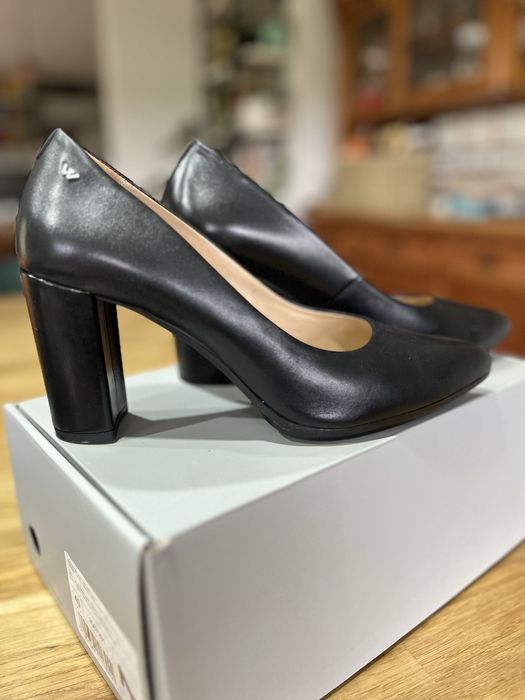 Wojas czarne skorzane czółenka 40