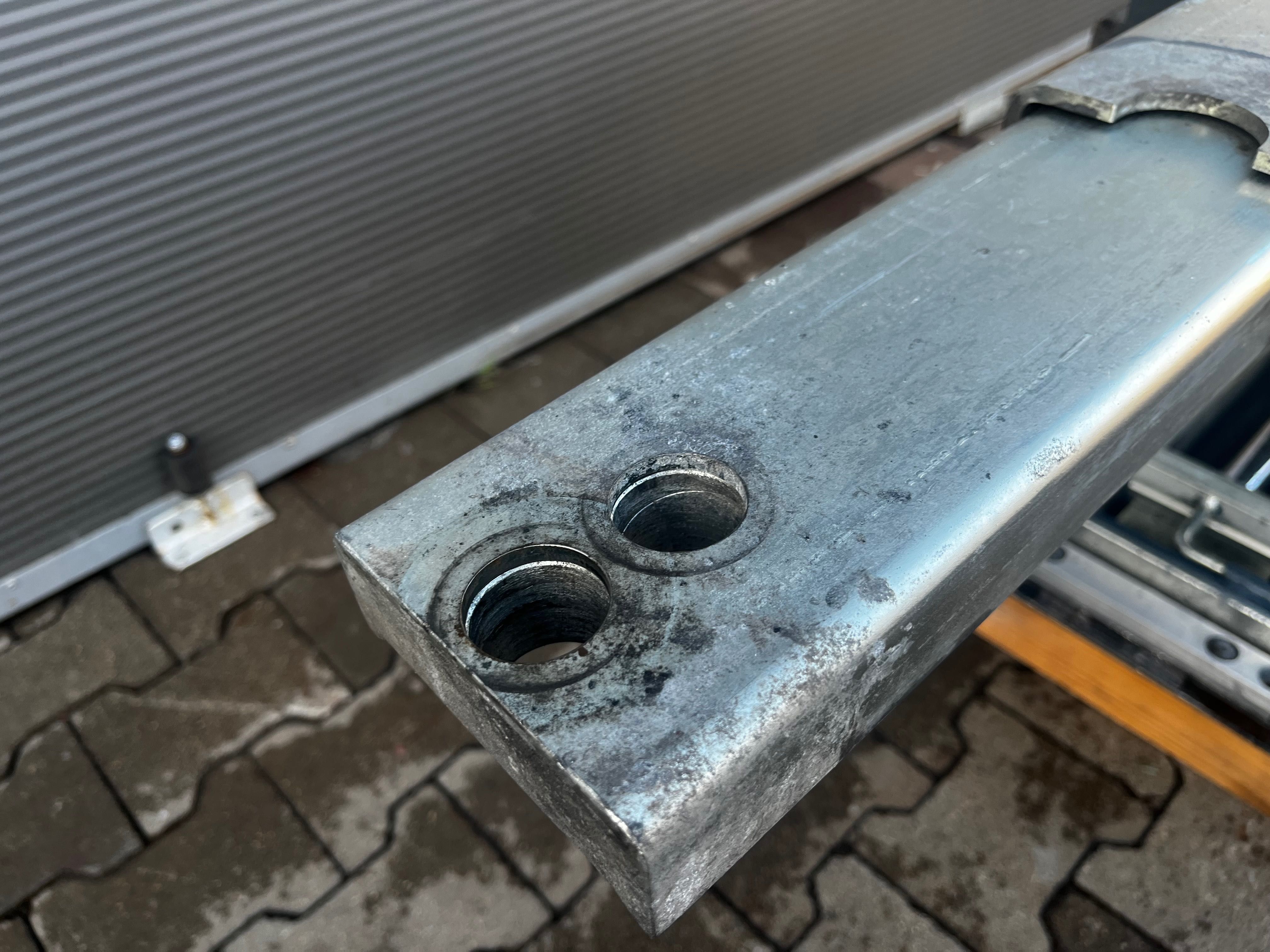 Podnośnik kanałowy pneumatyczno-hydrauliczny Slift 2200 kg