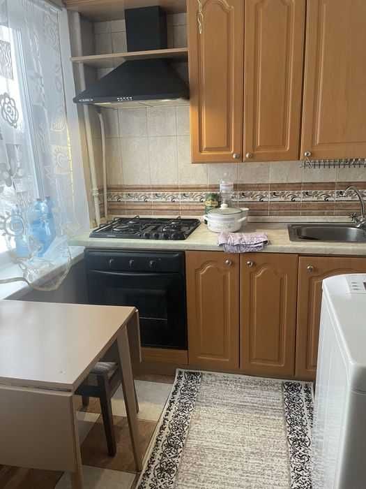 Актуальную сдам 1-комнатну буль Перова 42-Б Авторынок м.Дарница