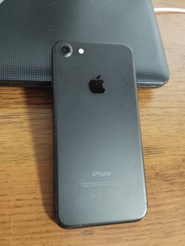 Iphone 7, 32 GB чорний