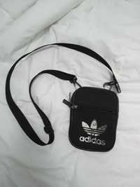 Bolsa da adidas pra homem *usada*