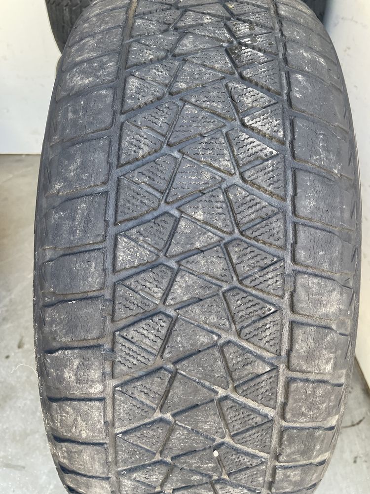 Шини Bridgestone Blizzak DM-V2 245/55 R19