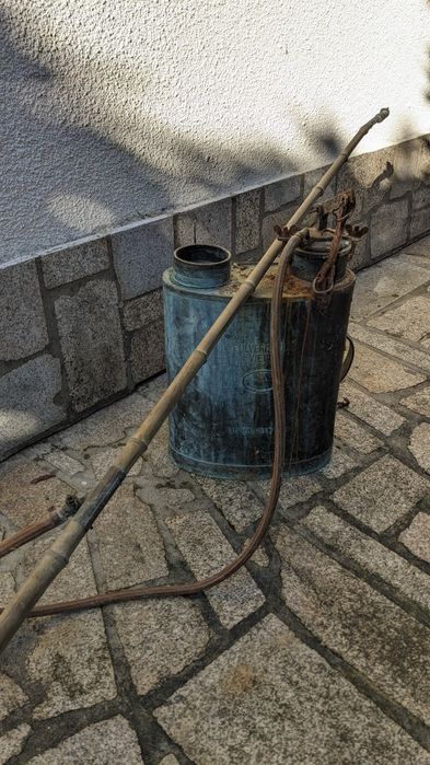 Sulfatador/pulverizador antigo em cobre