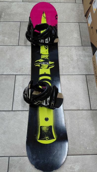 Deska Snowboard  NITRO  używana dł 156 cm