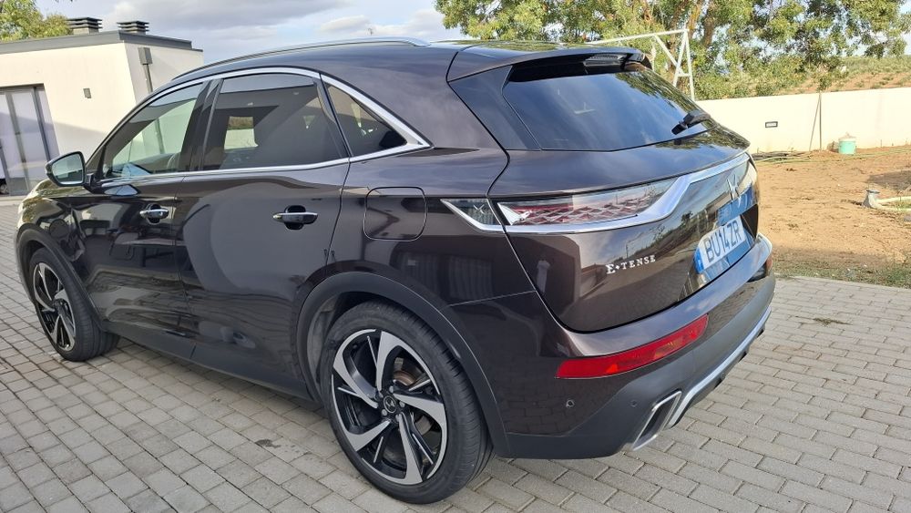 DS7 Crossback E-Tense GrandChic Hybrid