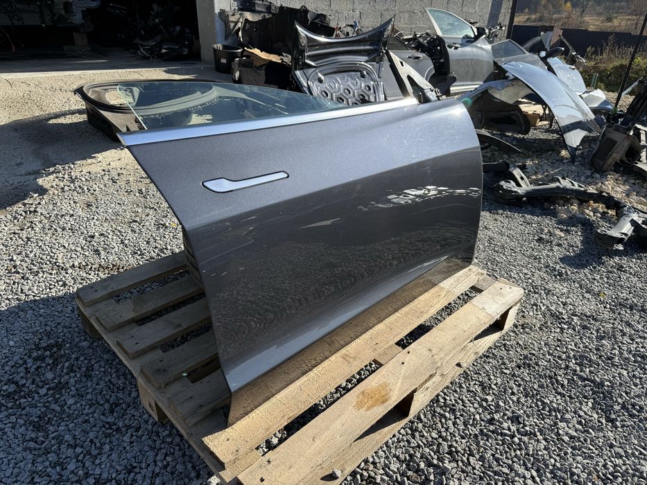 Дверка передня права Tesla model 3 тесла модель 3 сіра