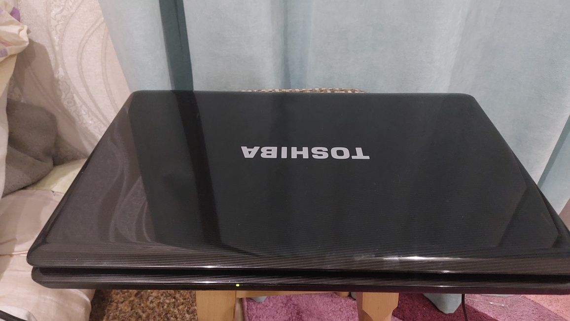 Toshiba satellite L555d-103 ноутбук 17"