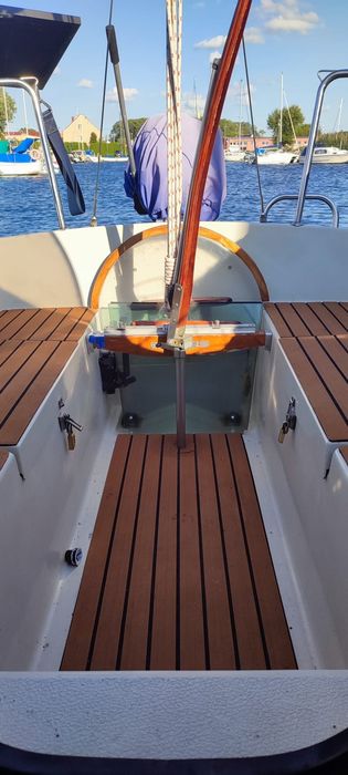 Jacht Sagitta z przyczepą