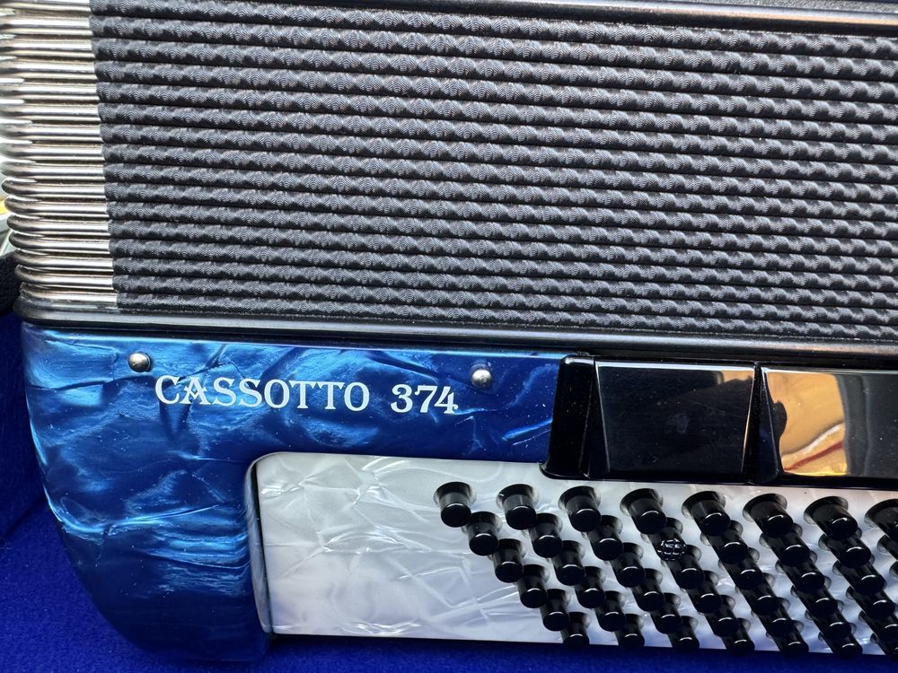 Akordeon weltmeister casotto 374 96 bas