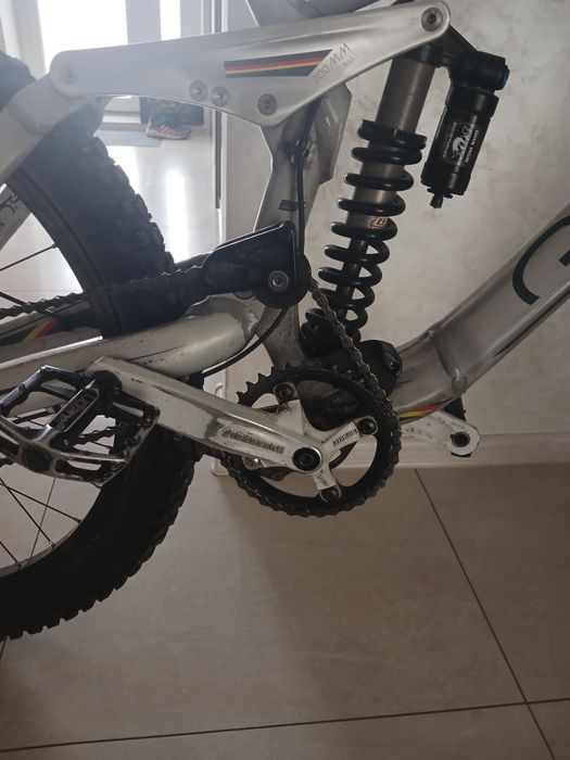 Ghost DH9000 опис