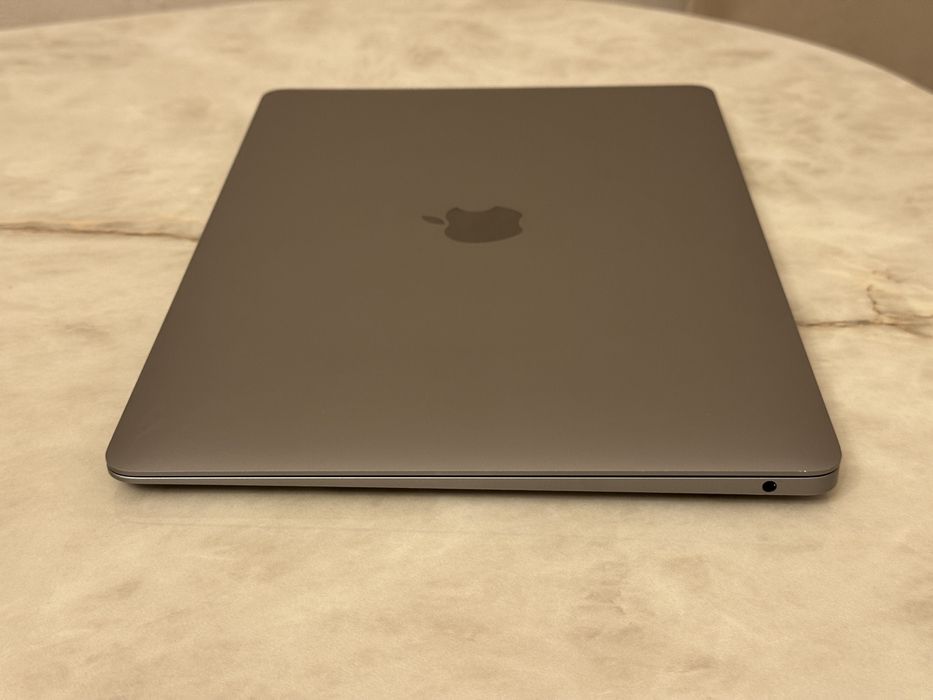 MacBook Air M1 8/256Gb акб 100%