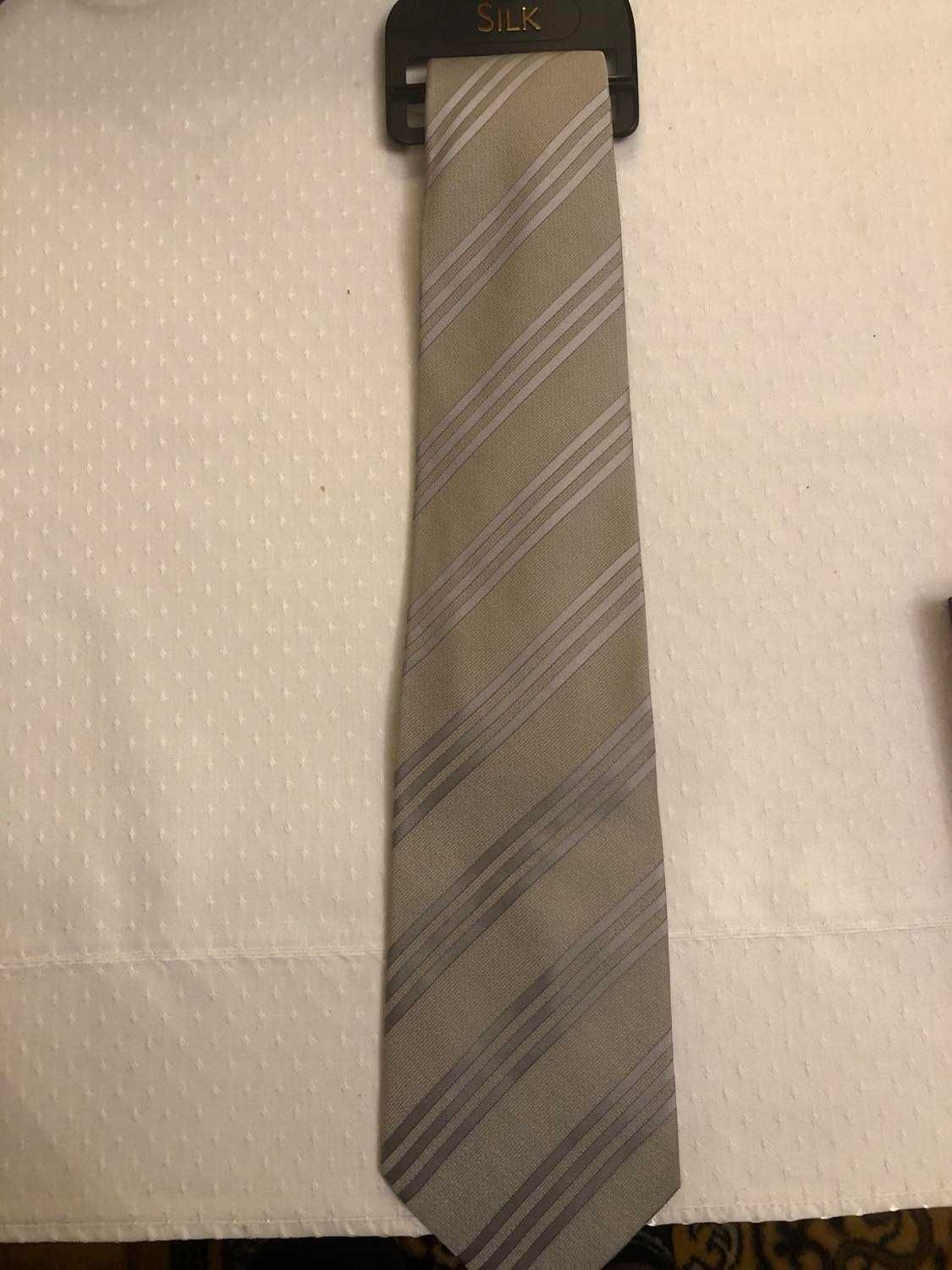 Krawat męski w kolorze beżowym