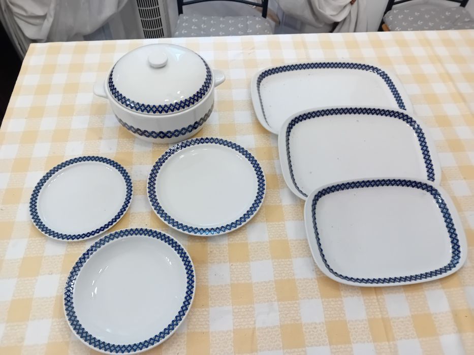 Serviço de louça de Coimbra ( sociedade porcelanas ) .