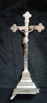 Stary krzyż, krucyfiks. Metalowy, stojący. Antyk