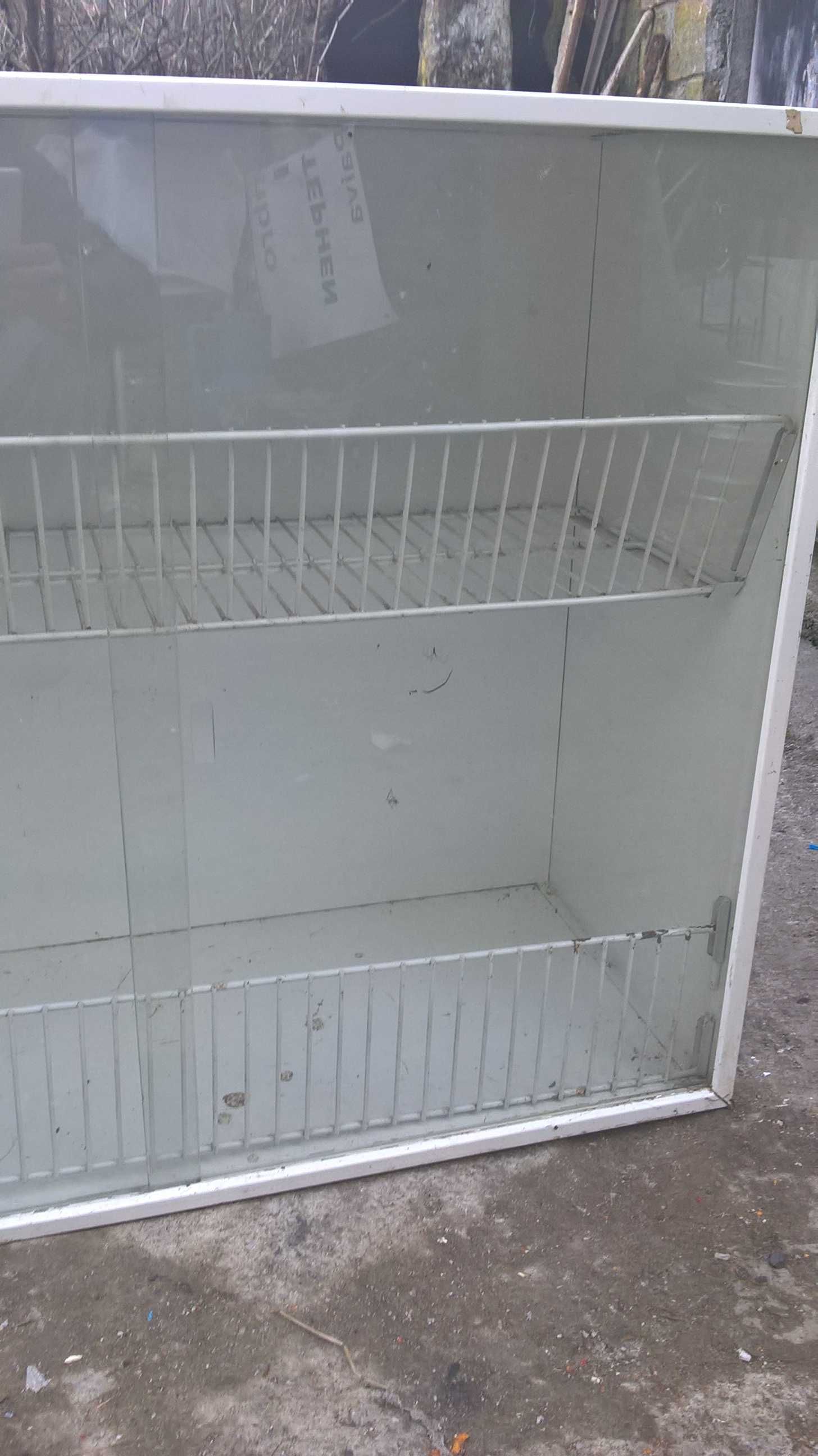 movel em metal com portas de correr em vidro