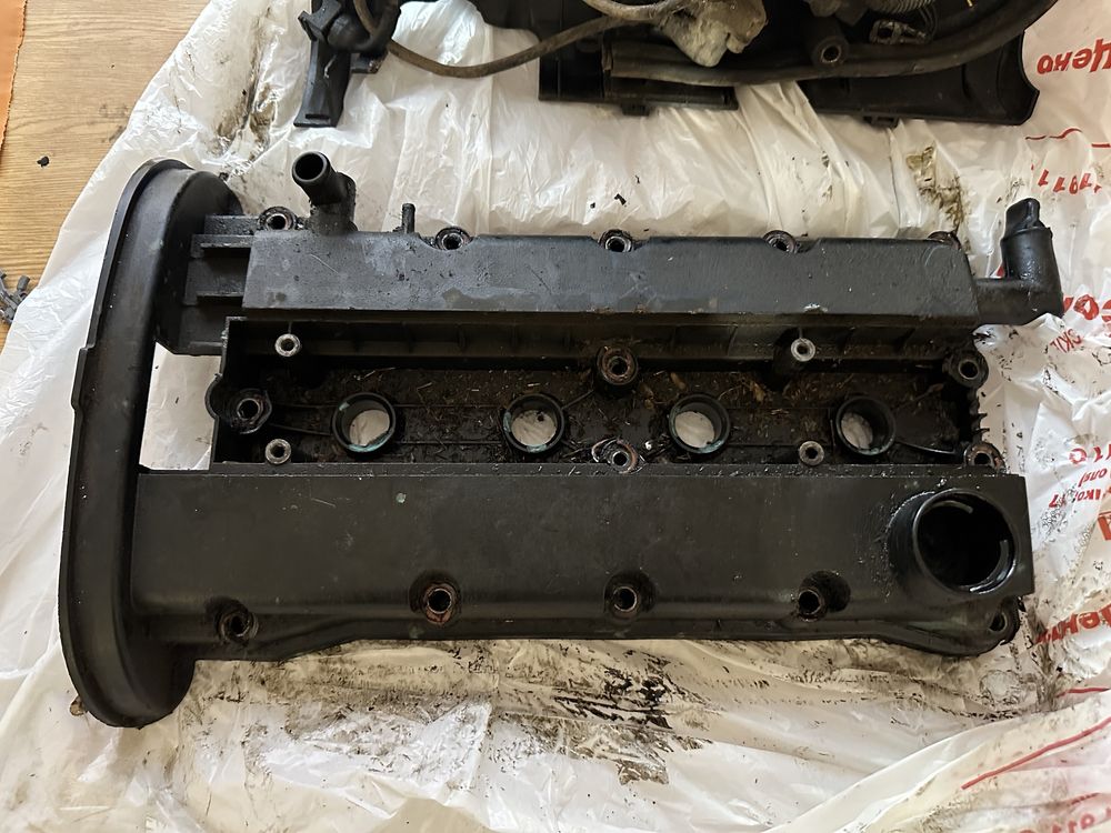 Продам клапанную крышку Daewoo Lanos 1.6 (E-TEC 16V)