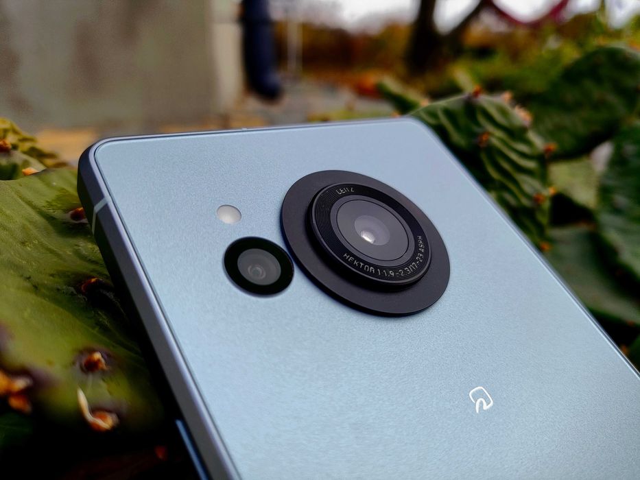 Протиударний смартфон Sharp R8(2sim,256gb,IP68,6.4" 240гц,4570ma,NFC)