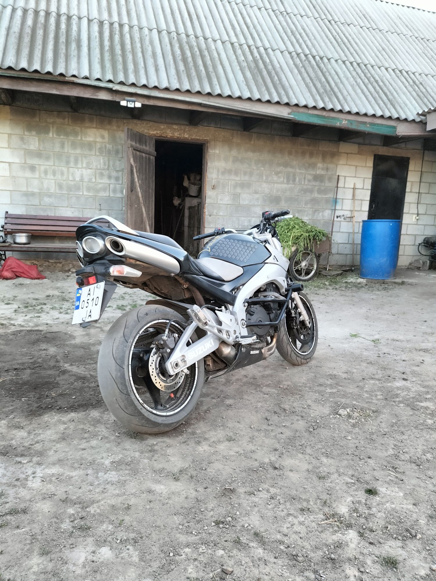 Мотоцикл Suzuki gsr 600