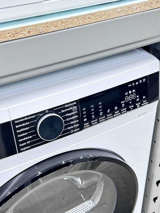 Пральна та сушильна машини Siemens IQ500 WG56G2M40 та WQ33G2D40