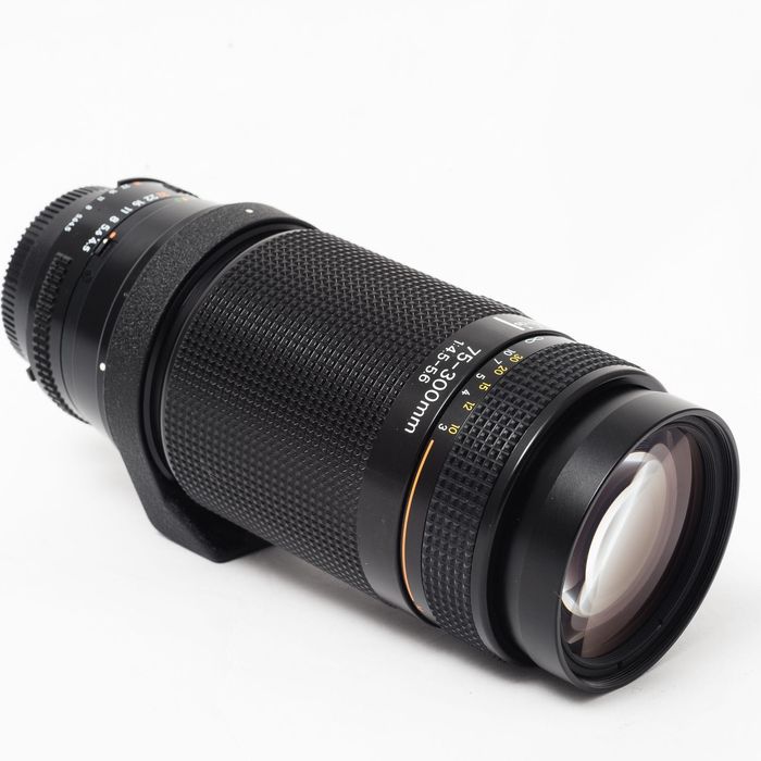 Об'єктив Nikon 75-300mm f/4.5-5.6 AF Nikkor