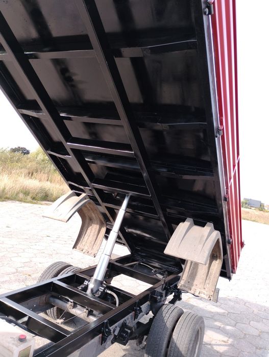 Iveco daily 2.3 z 2011 roku blizniam wywrotka mały przebieg nowe opony