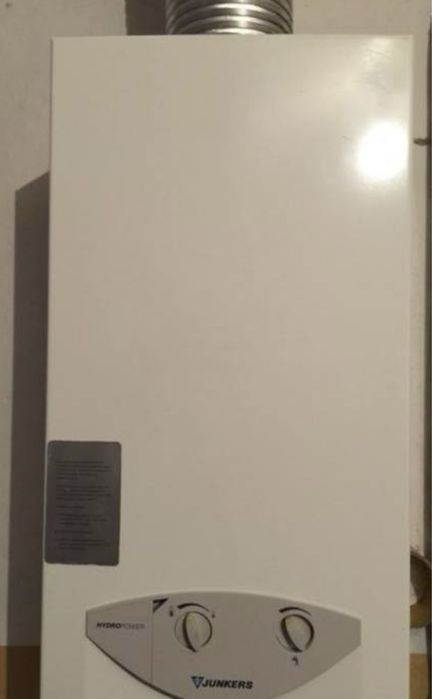 Terma gazowa Junkers N95 i boiler elektryczny do podgrzewania wody10L.