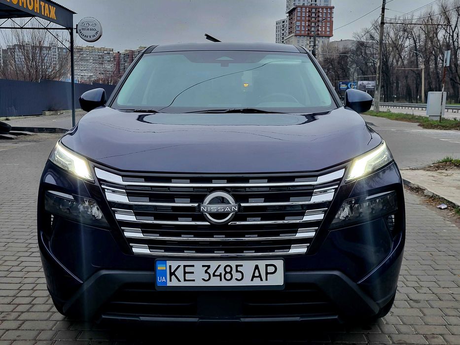 Ниссн Роуг- 24 год Без пробега