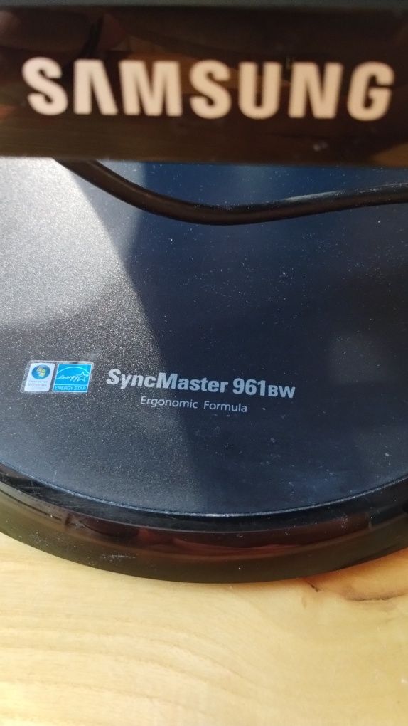 Monitor Samsung SyncMaster SM961BW