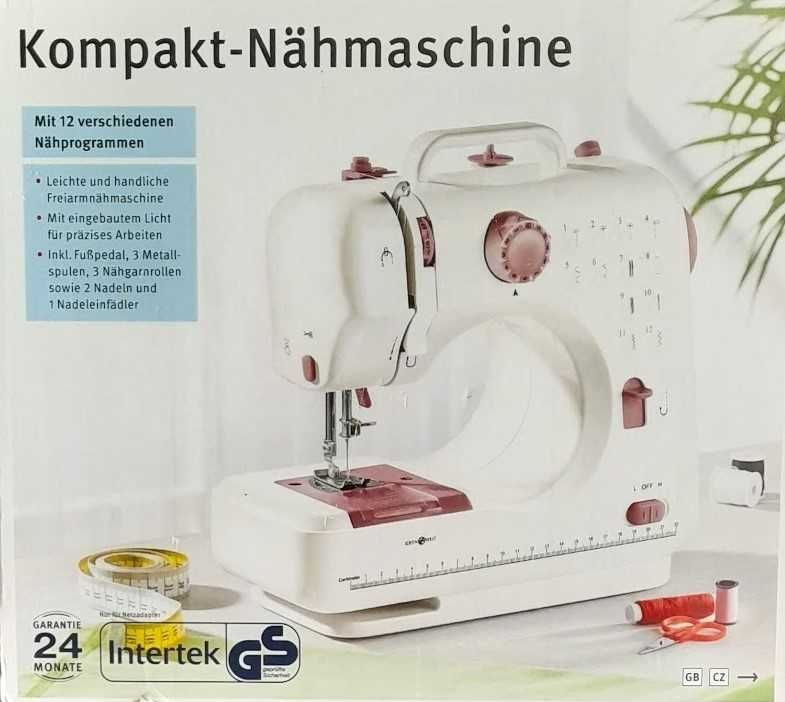 Компактная швейная машинка . Германия.